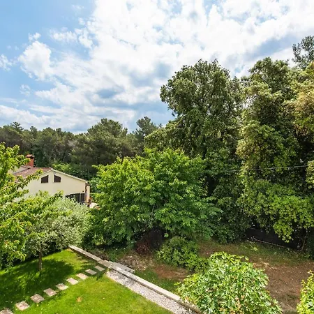 Poli Nona Apartament *