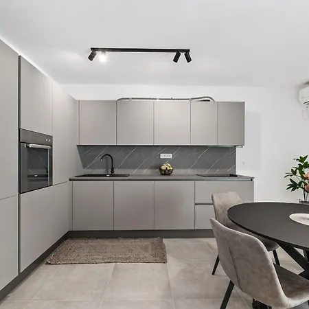Poli Nona - Renovated In 2023 *